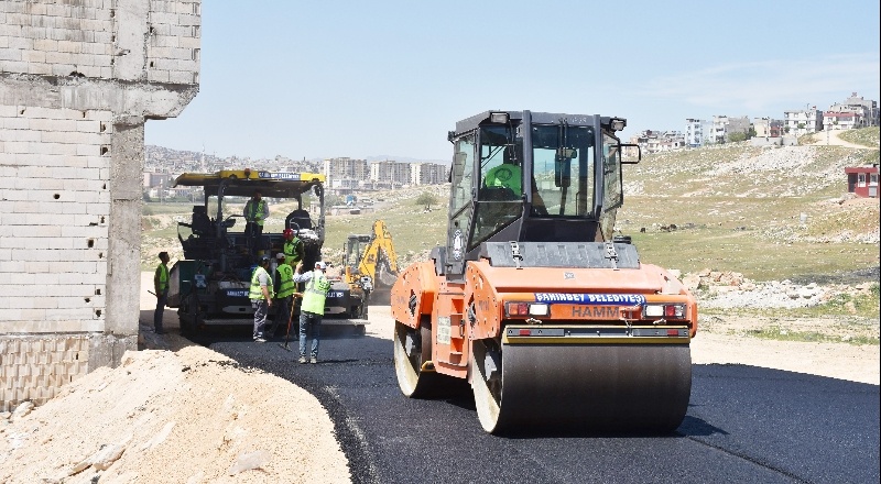 Asfalt çalışmalarımızı aralıksız bir şekilde sürdürüyoruz