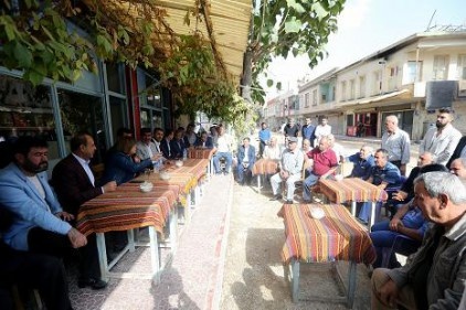 Asfalt çalışmalarını yerinde inceledi
