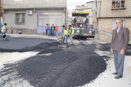 Asfalt kaplama ve yama çalışmalarına ağırlık verildi