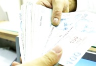 Asgari ücret geçen yıla göre 18 dolar düşerek 2 bin 825 lira oldu. Beklentiler karşılanmadı