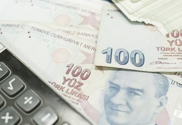 Asgari ücretle çalışanlar: Bu ülkede bir gelecek göremiyorum