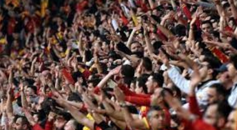 Aşı olmayan taraftarlar stadyuma giremeyecek