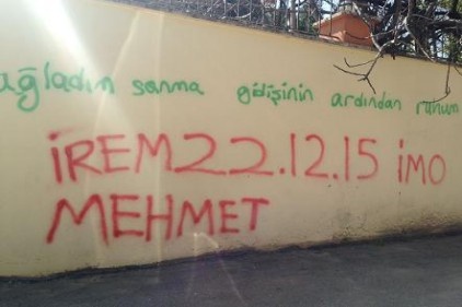 Aşıksan yaz duvara