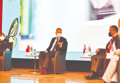 “Asıl önemli nokta, tasarımcı ile malzemeyi birleştirmek”    