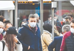 Aşılanmamış genç popülasyon da delta varyantından çok ciddi etkileniyor