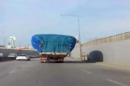 Aşırı yüklü kamyonların tehlikeli yolculukları