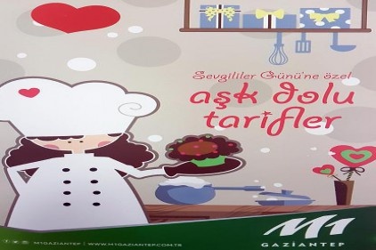 Aşk panosu önünde fotoğraf çektirdiler