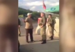 Askerden, HDP'li vekile, 'Ben senin için değil, bu bayrak için ölürüm" cevabı