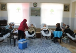 Askerle köylü el ele Mehmetçiğe kan bağışı 