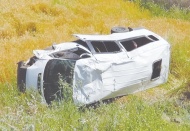 Askerleri taşıyan minibüs devrildi, 3 yaralı var