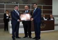 Aslan'a ödül verildi