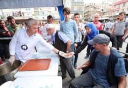 Aşure ikramları devam ediyor