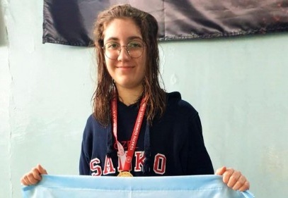 Asya Tanrıtanır “Okullar Arası Lise Gençler Yüzme İl Birinciliği Müsabakası”nda madalya kazandı