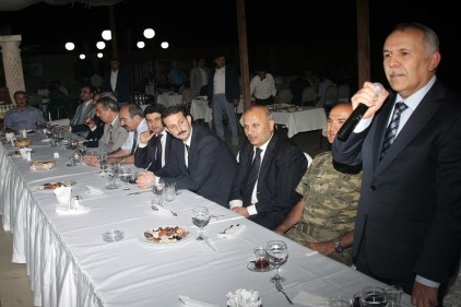 Ata, şehit ve gazi aileleriyle iftar yaptı