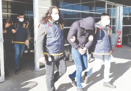 Atatürk ve Cumhuriyet’e hakaret eden polis FETÖ’cü çıktı