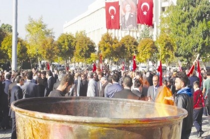 Ata’yı andık
