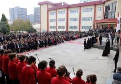 Ata’yı saygı, minnet ve özlemle andılar
