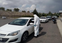 Ateş ölçerlerle, şehrin giriş ve çıkışları kontrol altında