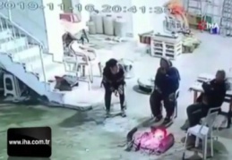 Ateşin etrafında oturuyorlardı, patlamayla neye uğradığını şaşırdılar