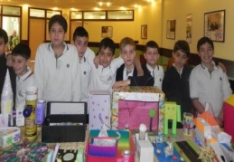 Atık malzemeleri sanat eserine dönüştürdüler