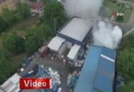 Atık pil fabrikasındaki yangın havadan görüntülendi