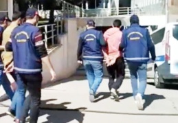 AVM otoparkından motosiklet çalan 2 şüpheli tutuklandı