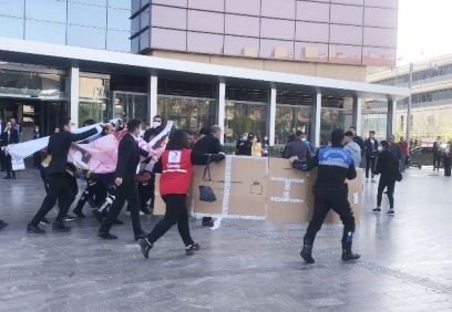 AVM'de düşen hamile kadının cenazesi ailesine teslim edildi