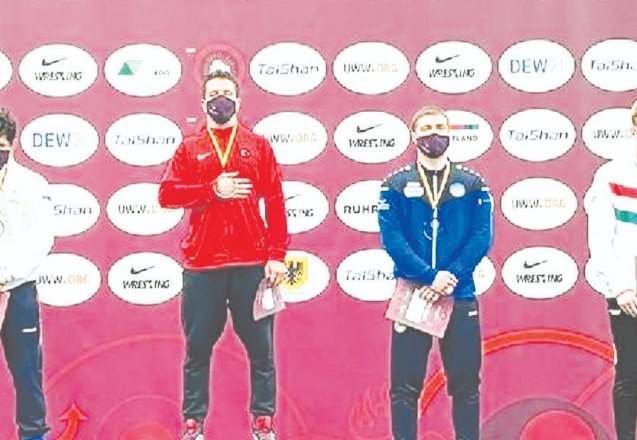 Avrupa Gençler Güreş Şampiyonası'nda Türkiye 1 altın, 2 bronz madalya aldı