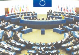 Avrupa Parlamentosu, AB'nin Türkiye ile tam üyelik müzakerelerini askıya almasını istedi