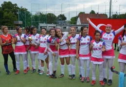 Avrupa Şampiyonu Hokeyciler Kupalarıyla yurda dönüyor 