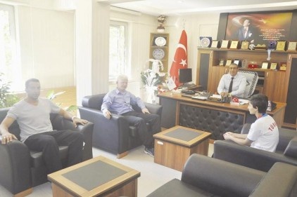 Avrupa şampiyonu Şiran&#8217;ı ziyaret etti