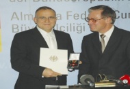 ‘Avrupa Sevgi ve Barış’ ödülü aldı