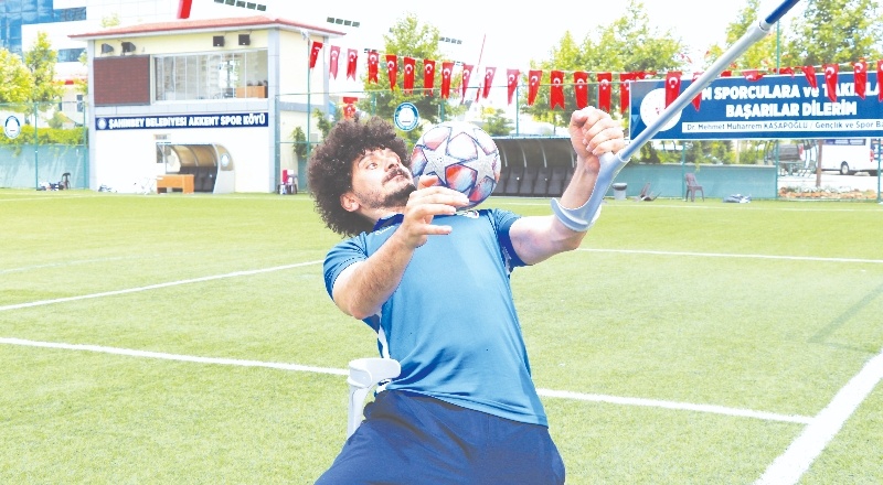 Avrupa'nın en büyük kupasını kazanmanın sevincini yaşadı