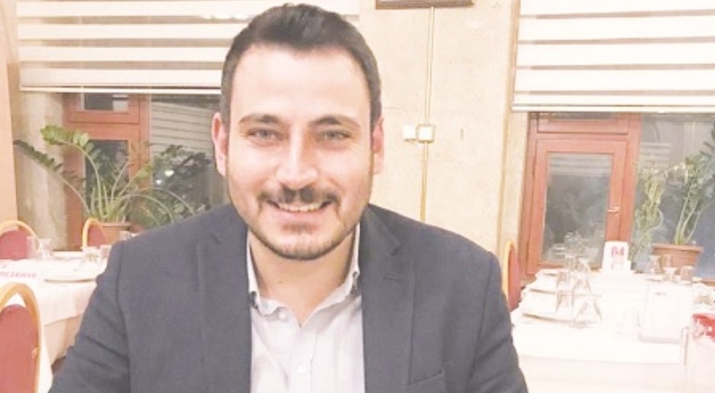Avukat, adalet elçisidir, adaleti aramakla mükellef