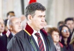 Avukatlardan Feyzioğlu’na ‘Arkanı dön ve çık’