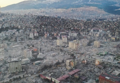 "Ayakta kalabilen binaların başarısından öğreneceklerimiz de çöken binalar kadar önemli"