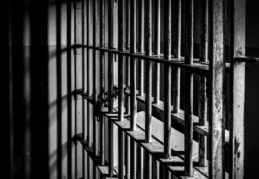 AYM: Mahpuslara gazete ve dergi verilmemesi, ifade özgürlüğünün ihlali