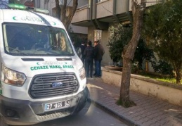 Ayrı yaşadığı karısını öldürerek intihar etti