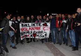 Ayrılık haberi vermek için çağırıp evlilik teklif etti