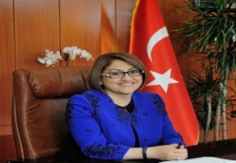 Ayşen Gürcan’ı tebrik etti