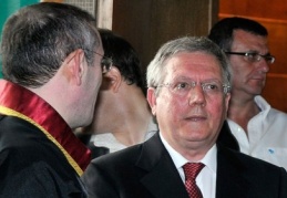 Aziz Yıldırım'a tahliye ve ceza