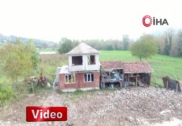 Baba yadigarı evi, kendi evinin üzerine taşıdı
