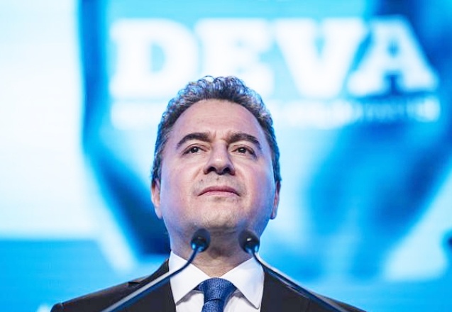 Babacan: Önünüze gelen herkese hain demeyi bırakın