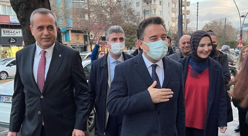 Babacan, partililerle bir araya geldi