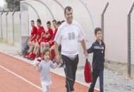 Babalarının peşinden sahaya indiler