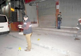 Babasına sıkıp kaçtı