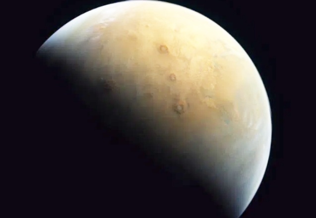 BAE'nin Mars sondasından ilk fotoğraf geldi