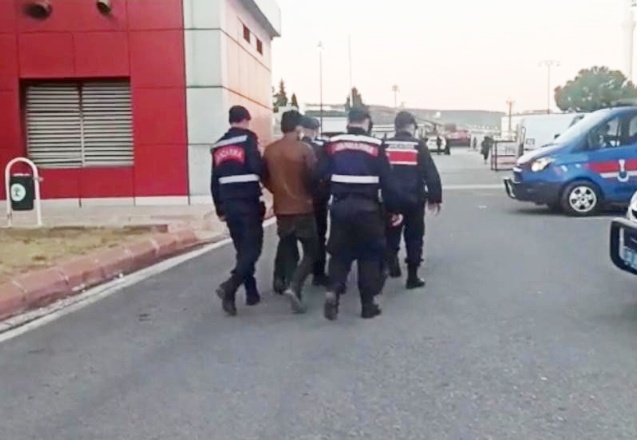 Bağ evinden hırsızlık yapanlar yakalandı