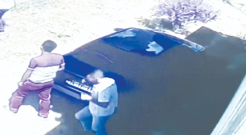 Bağevini soyup, jandarmaya yakalandılar