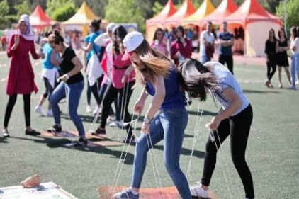 Bahar şenliklere kampüsü hareketlendirdi